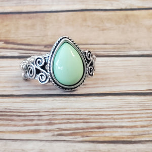 Dreamy Droplets - Green Dainty Ring