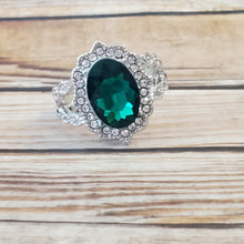 Load image into Gallery viewer, Oval Office Opulence - Green Ring