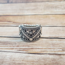 Load image into Gallery viewer, Primal Patterns - Silver Ring