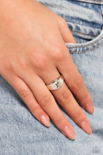 Load image into Gallery viewer, Monogram Memento - R - Silver Ring