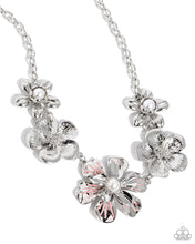 Load image into Gallery viewer, FLOWER Move - Orange Necklace