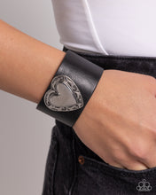 Load image into Gallery viewer, Decorated Debut - Black Snap Bracelet