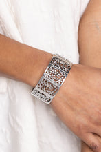 Load image into Gallery viewer, Garden Walls - Pink Stretchy Bracelet