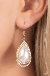 Effortless Elegance - Gold Earrings