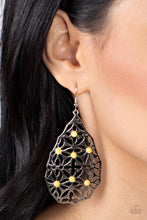 Load image into Gallery viewer, Delightfully Daisy - Yellow Earrings