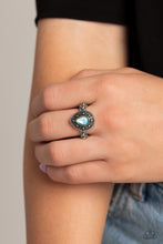 Load image into Gallery viewer, Opera Showcase - Green Dainty Ring