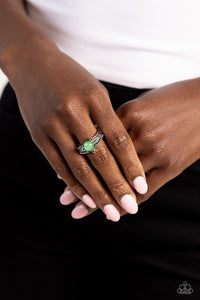 Sinuous Spotlight - Green Dainty Ring