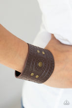 Load image into Gallery viewer, Orange County - Brass Adjustable Snap Closure Bracelet